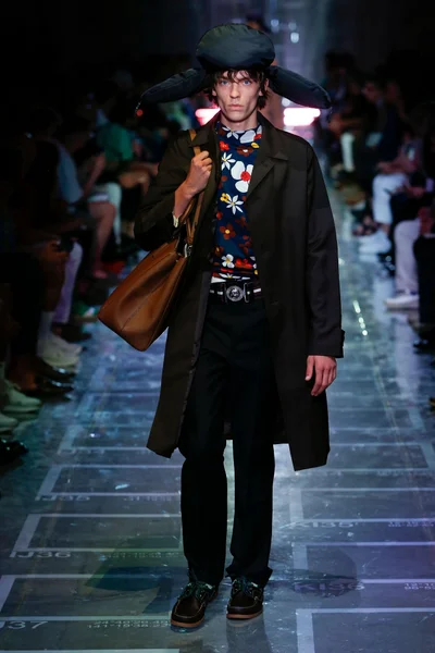 Look 46